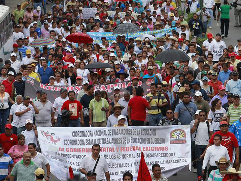 Contra la barbarie capitalista, surge un amplio movimiento democrático