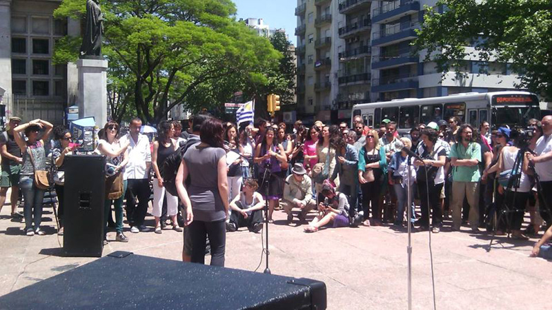 Uruguay por los estudiantes mexicanos desaparecidos