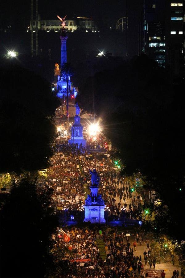 México de pie por los normalistas desaparecidos