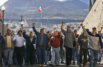 ¡Alto al ataque a los mineros de Cananea en huelga!